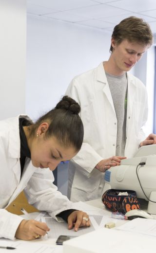 Étudiants sciences campus UCO Angers