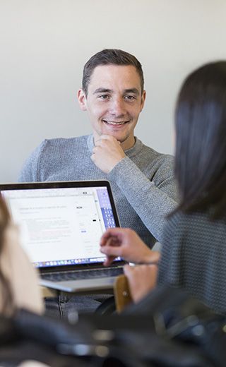 Étudiant en cours campus UCO Angers